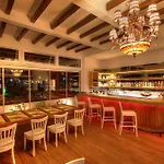 Meggs Bodrum Restaurant & Bed & Breakfast Ortakent