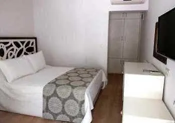 Meggs Bodrum Restaurant & B&B Ortakent