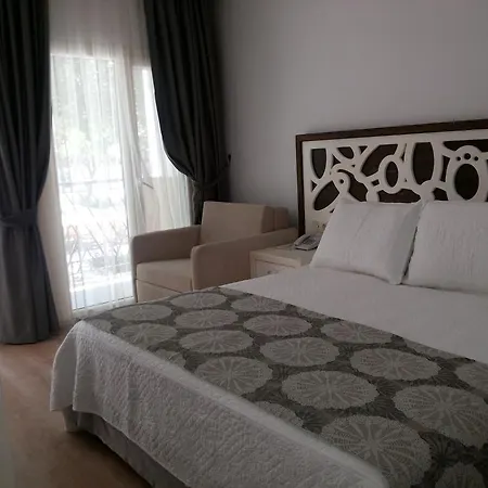 Meggs Bodrum Restaurant & Alojamento de Acomodação e Pequeno-almoço Ortakent