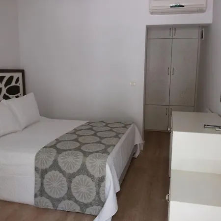 Meggs Bodrum Restaurant & Alojamento de Acomodação e Pequeno-almoço