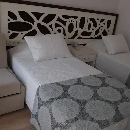 Alojamento de Acomodação e Pequeno-almoço Meggs Bodrum Restaurant & 3*