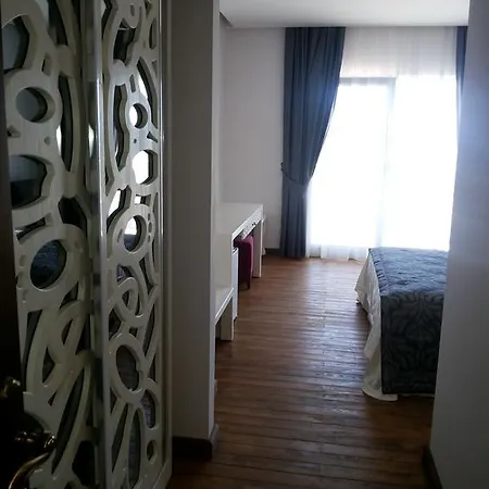 Meggs Bodrum Restaurant & Alojamento de Acomodação e Pequeno-almoço Ortakent