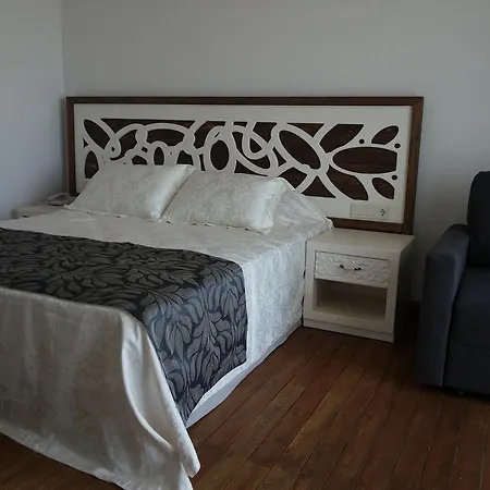 Meggs Bodrum Restaurant & Oda ve Kahvaltı Ortakent