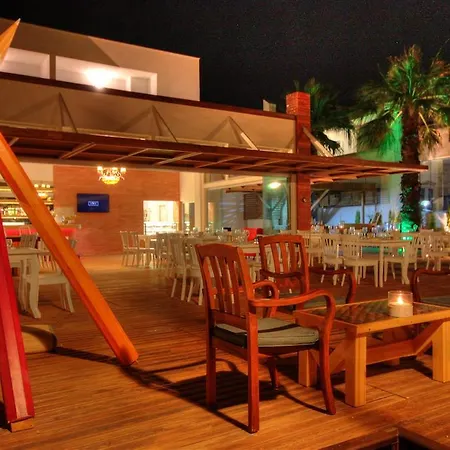 Meggs Bodrum Restaurant & Alojamento de Acomodação e Pequeno-almoço Ortakent