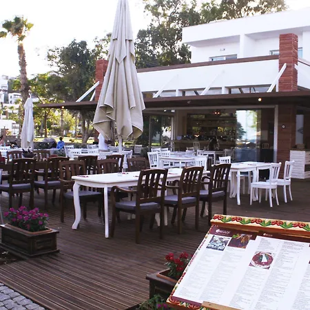 Meggs Bodrum Restaurant & Alojamento de Acomodação e Pequeno-almoço