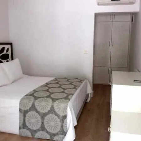 Alojamento de Acomodação e Pequeno-almoço Meggs Bodrum Restaurant & 3*